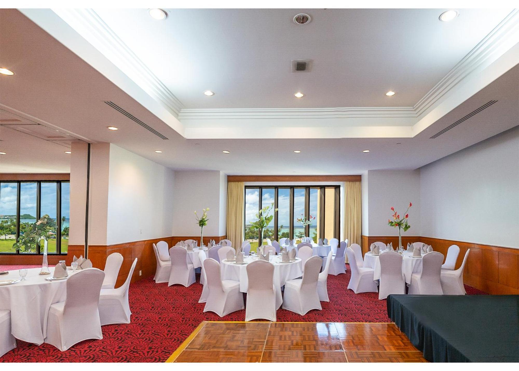 ฮอลิเดย์ รีสอร์ตแอนด์สปา Hotel ทูมอน ภายนอก รูปภาพ